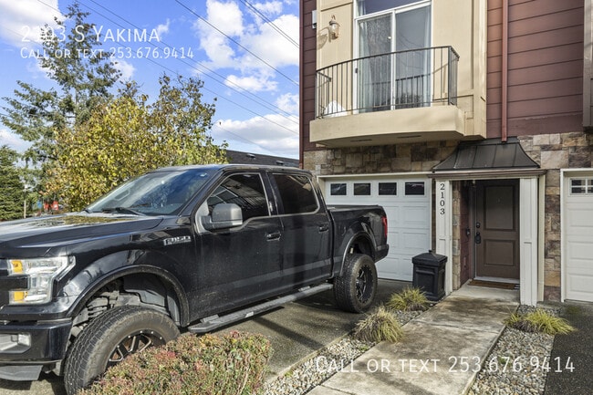 Building Photo - 2103 S Yakima-