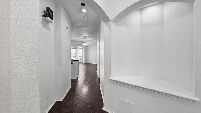 Building Photo - 11146 Clearstream Ln