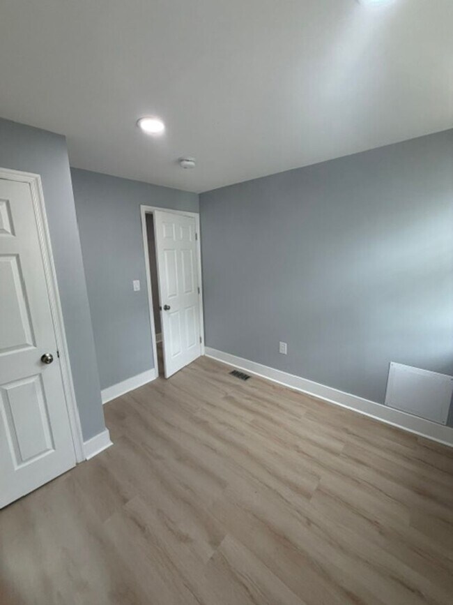 Building Photo - 6731 Haverford Ave