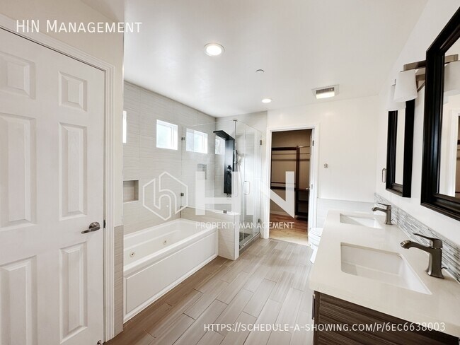 Building Photo - 776 Olive Ave