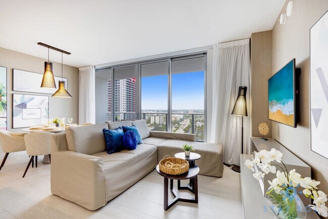 Building Photo - 4010 S Ocean Dr