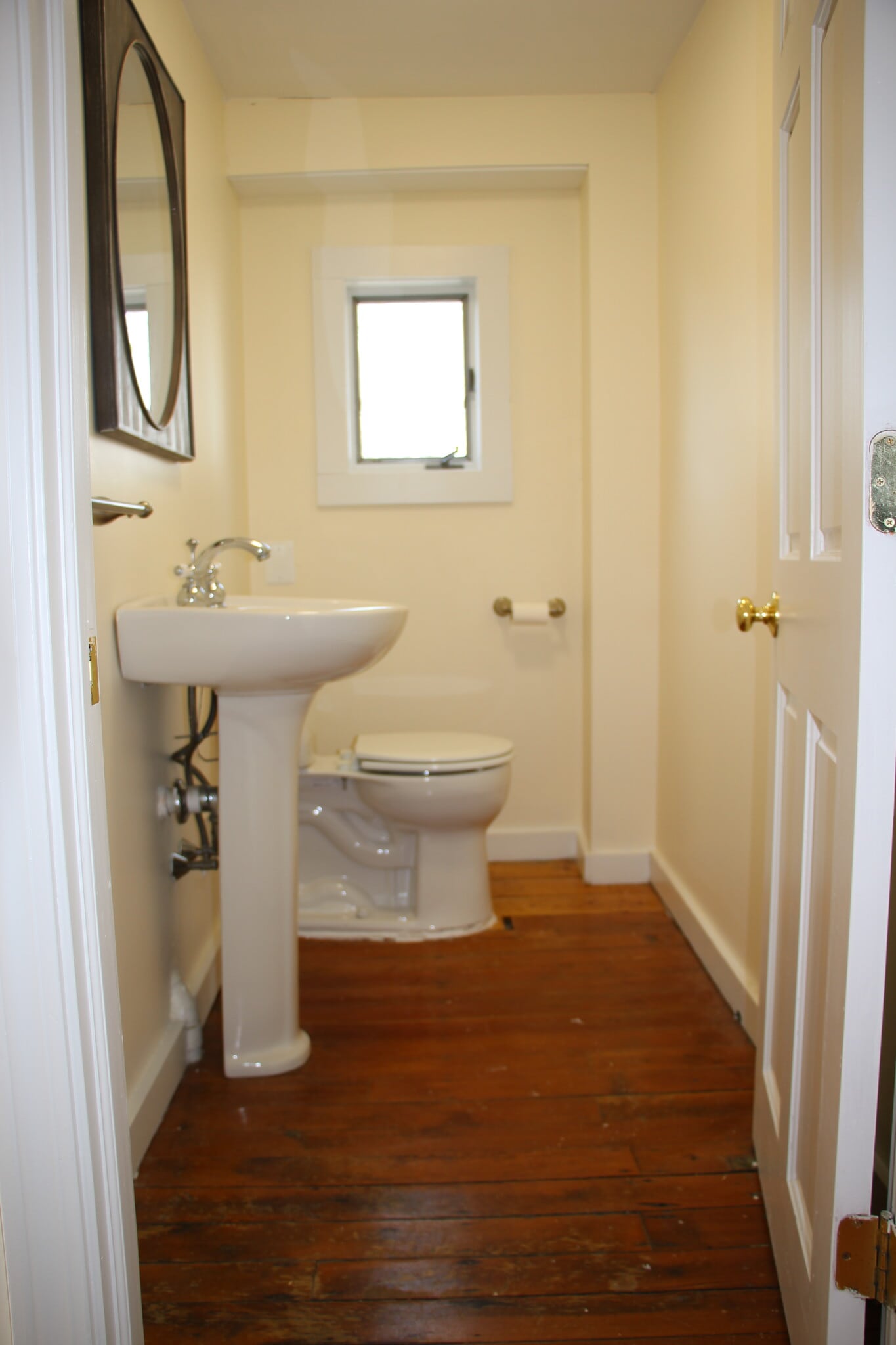 Downstairs 1/2 bath - 7 Allen Ct