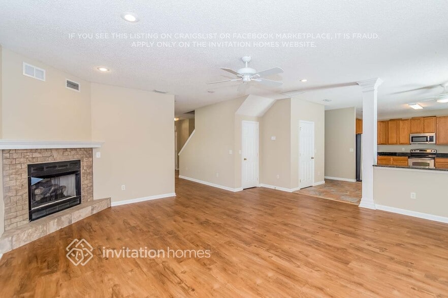 Building Photo - 12162 Autumn Sunrise Dr