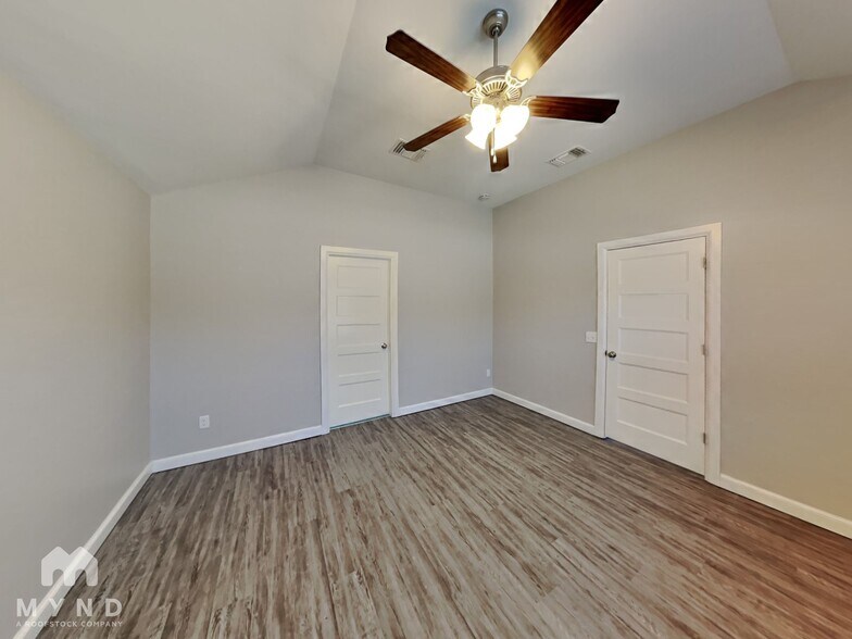 Building Photo - 1019 Merlin Dr