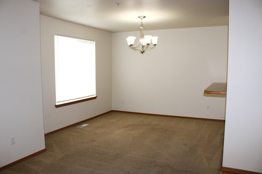 Building Photo - 48 Beacon Dr