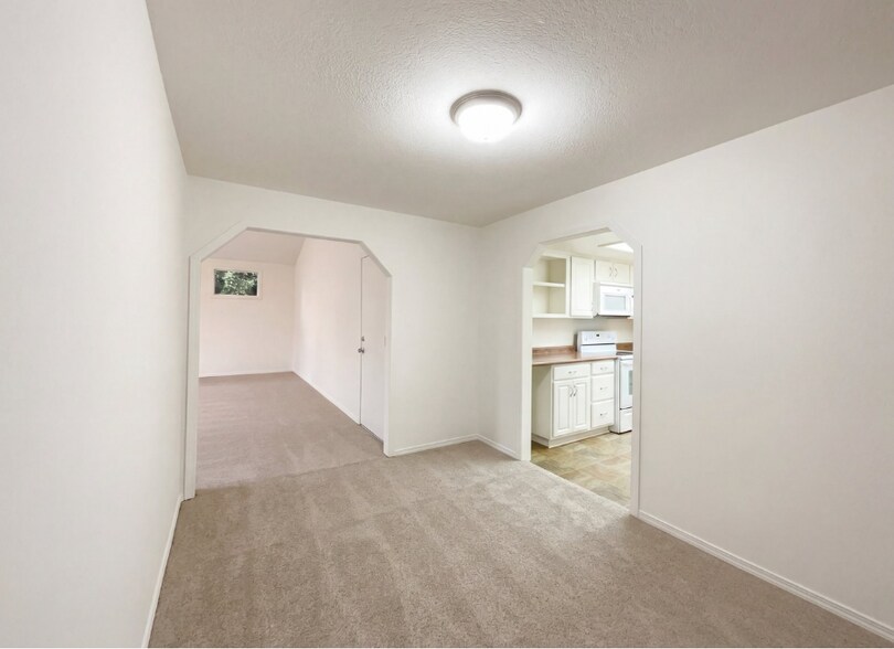 Building Photo - 2730 SE 45th Ct