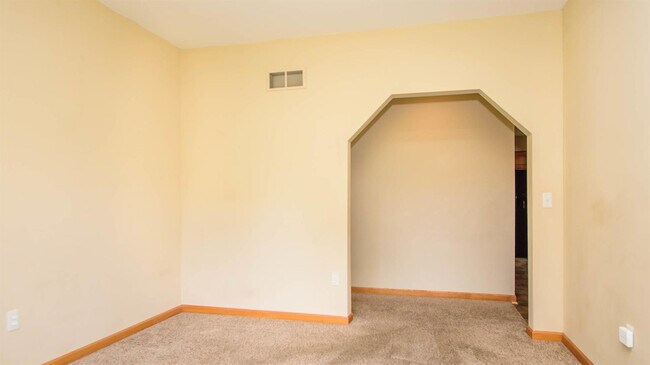 Building Photo - 5736 Willis Rd