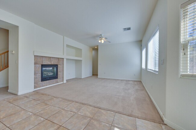 Building Photo - SW!! Southern Highlands!!! 4 Bedrooms!!!  ...