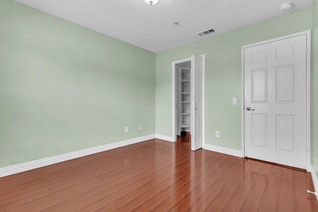 Building Photo - 26090 Stonehaven Dr