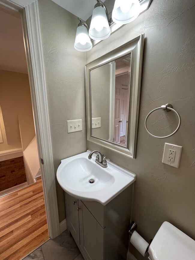 Building Photo - 350 Melwood Ave