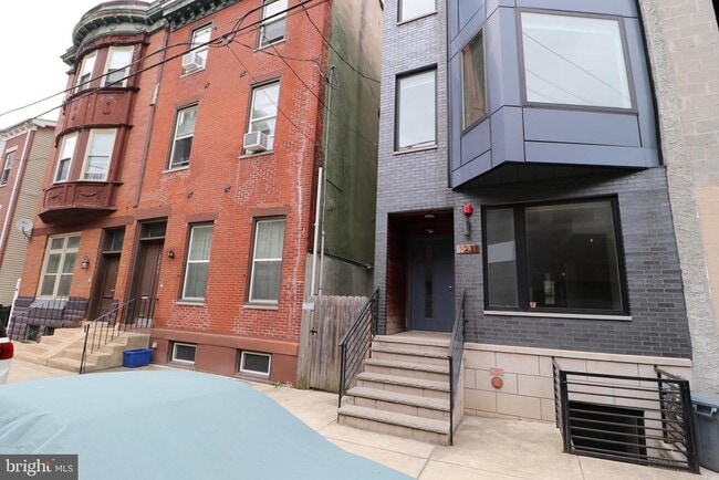 Building Photo - 1211 N Franklin St