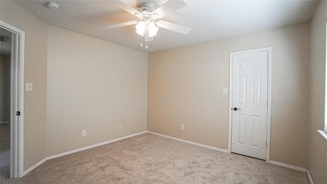 Building Photo - 2060 Garden Crest Dr