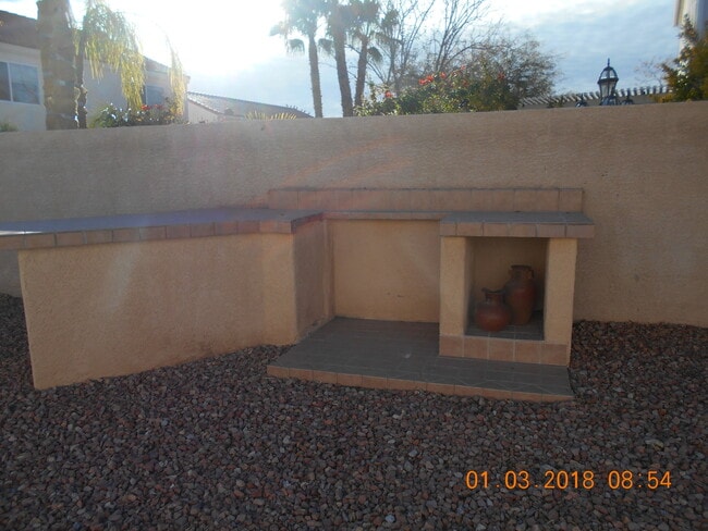 Building Photo - SPACIOUS Single Story in NLV!