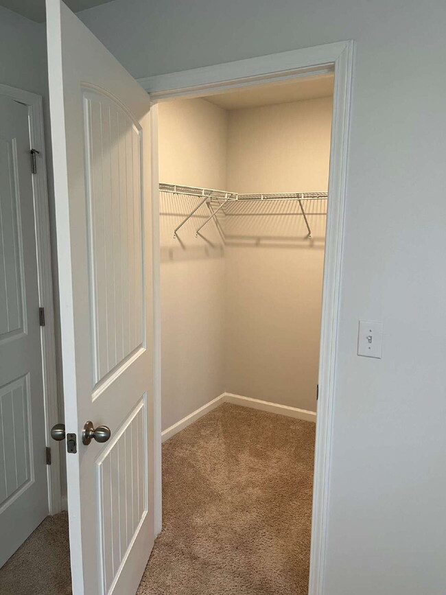 Building Photo - 1083 Pepper Stone Dr