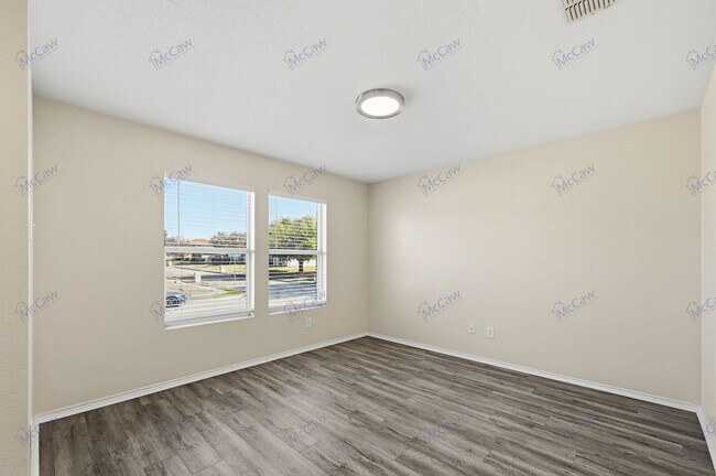 Building Photo - 2543 Barksdale Dr