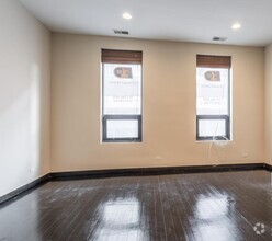 Building Photo - 1 bedroom in Chicago IL 60610