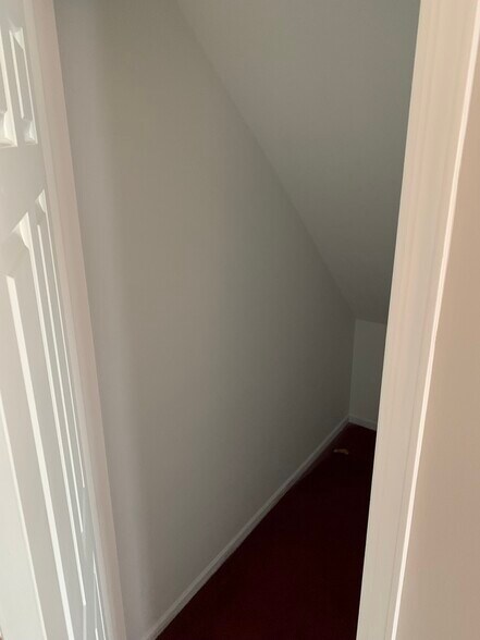 Large storage space - 32 Meadow Ln