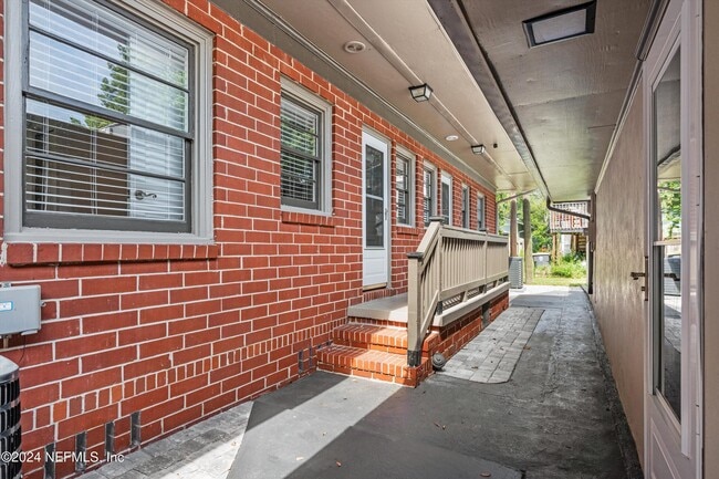 Building Photo - 1751 Dancy St