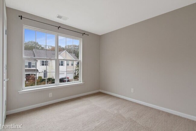 Building Photo - 3 br, 2.5 bath Townhome - 43 Shire Ct