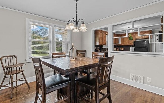 Building Photo - Furnished Mid Term Rental