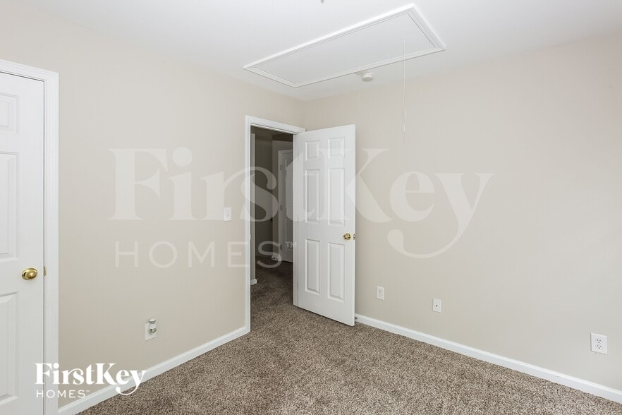 Building Photo - 1041 Canopy Dr