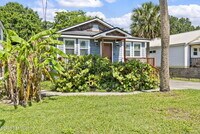 Building Photo - 206 Cabeza St