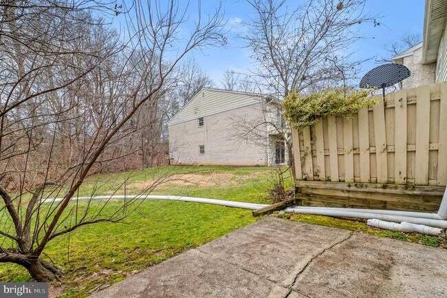 Building Photo - 124 Hampstead Dr