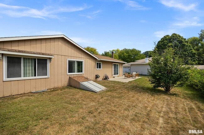 Building Photo - 107 Chestnut Dr