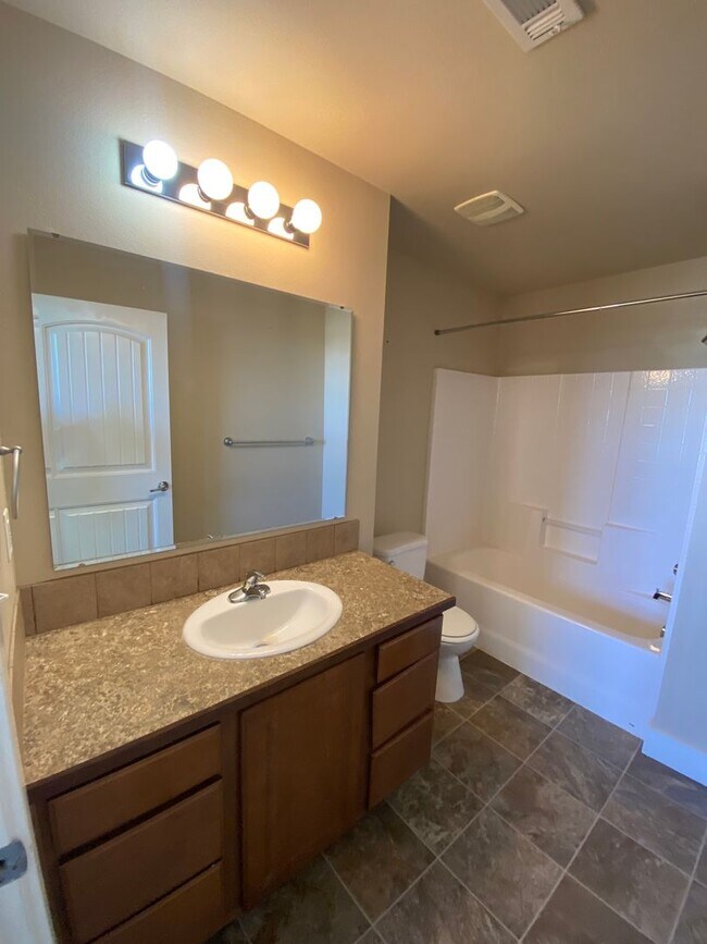 Building Photo - 9993 W Rosecroft Ct