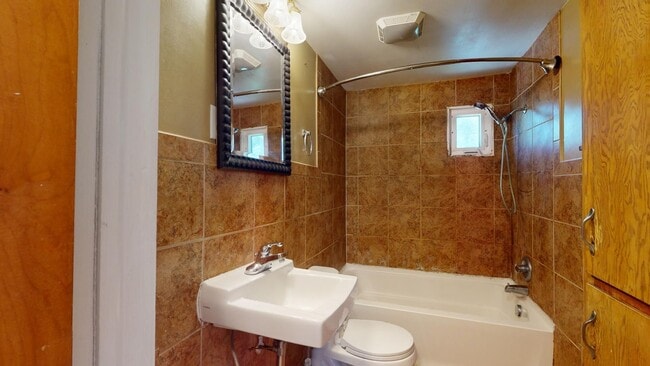 Building Photo - ISU Campus Area - Available August 1st