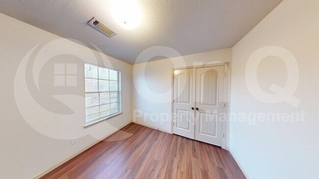 Building Photo - 2335 N Elm St