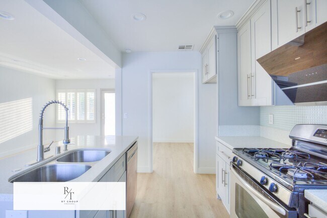 Building Photo - FULLY REMODELED – Front House for Rent (Ba...