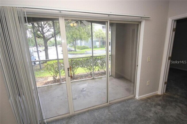 Building Photo - 9401 Crescent Loop Cir