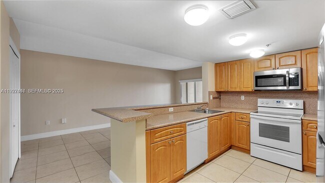 Building Photo - 120 Douglas Rd