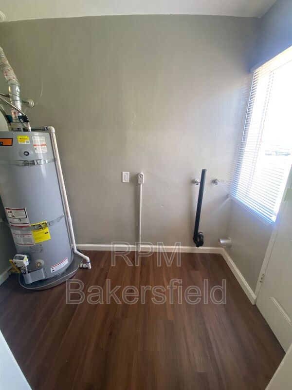 Building Photo - 2527 Chester Ln