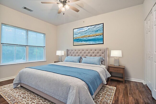 Building Photo - Cozy Lakeside Living in Moncks Corner!