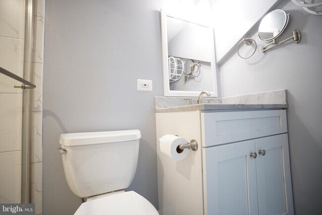 Building Photo - 322 Sugarland Run Dr