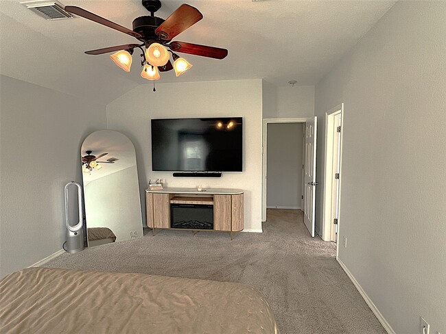 Building Photo - 8426 Hunters Village Dr