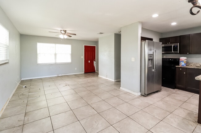 Building Photo - 4705 King Cole Blvd