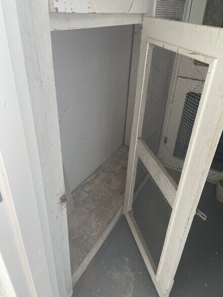 Building Photo - 901 S Surf Rd