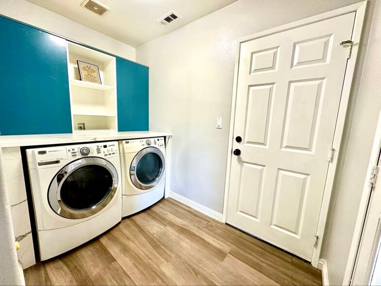 Building Photo - 16550 Sugar Ln