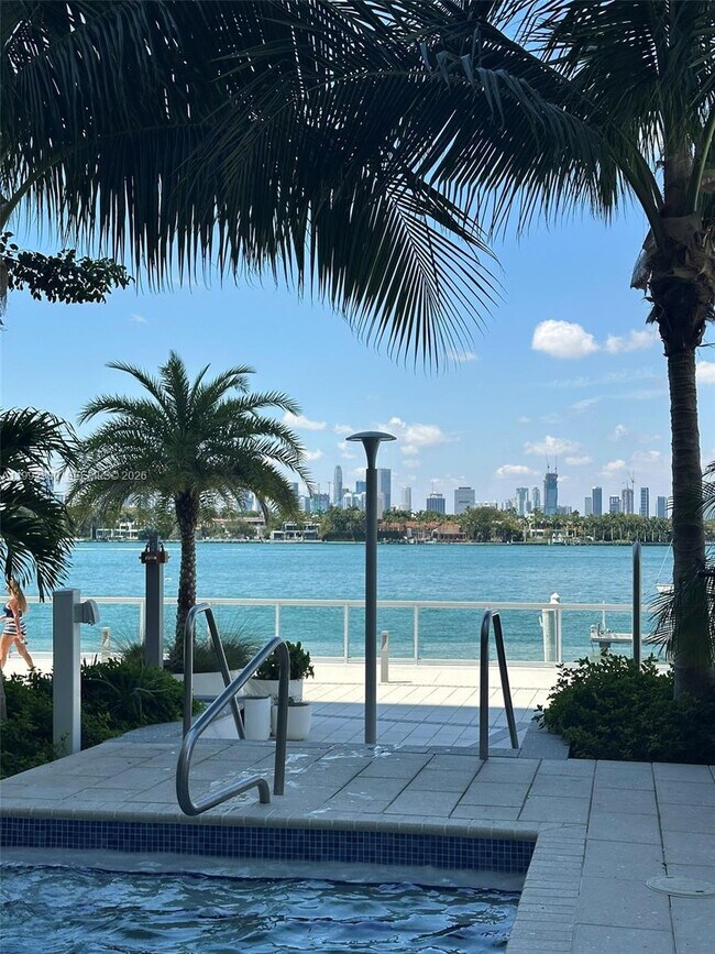 Building Photo - 1000 West Ave