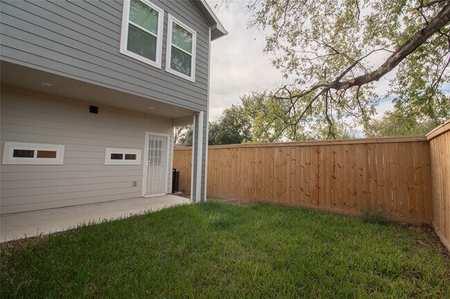 Building Photo - 3555 Noah St