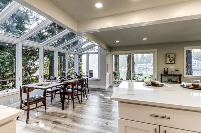 Building Photo - 1525 S Marine Dr