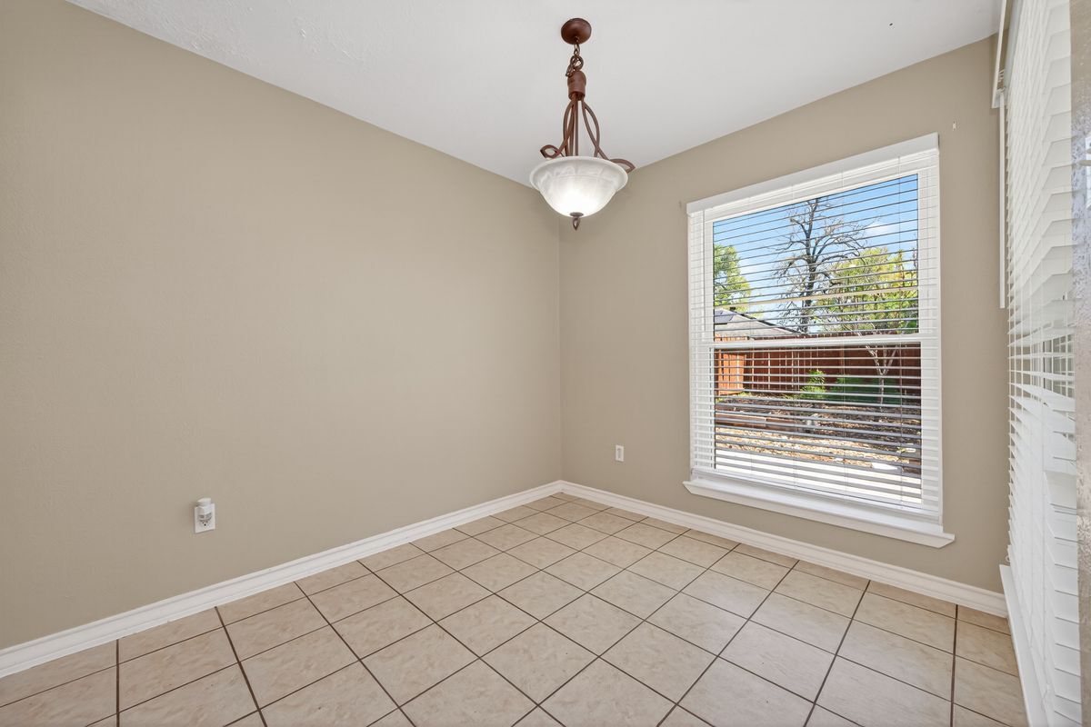 Building Photo - 18918 Droitwich Dr