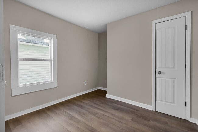 Building Photo - 605 1st Ave