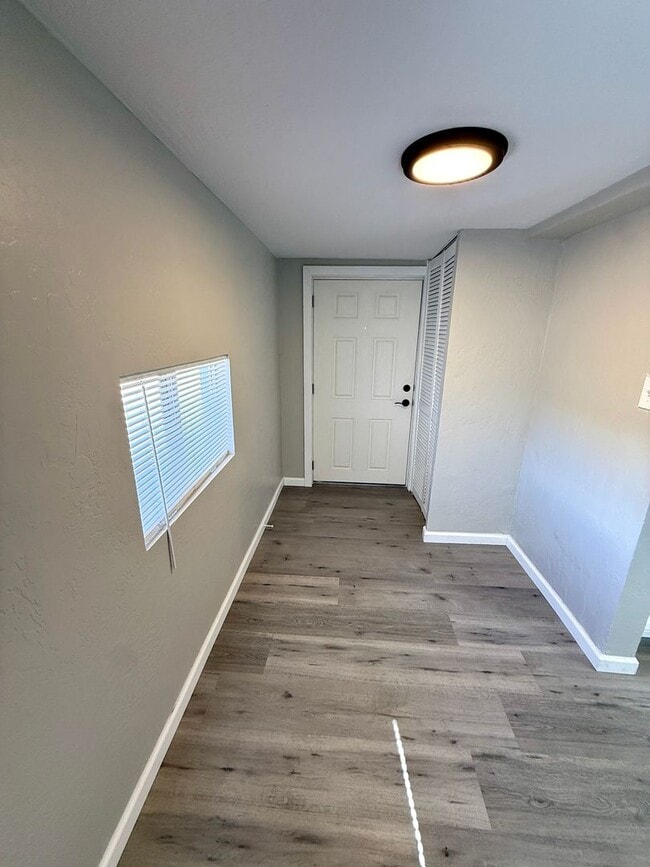 Building Photo - Charming Newly Updated 1 Bed / 1 Bath in the Heart of Kingman- Available Now!