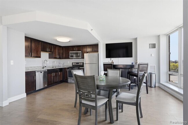 Building Photo - 250 E Harbortown Dr