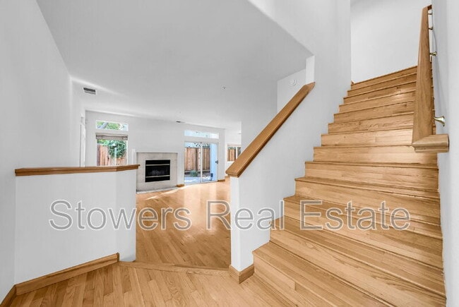 Building Photo - 116 Foxglove Ln