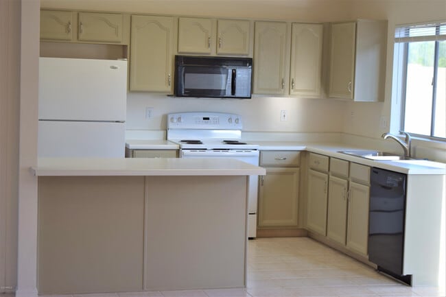 Building Photo - 13323 E Butler St